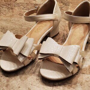Girls Ivory Silver Metallic Dress Shoes with Triple Bow and Ankle Strap SZ13